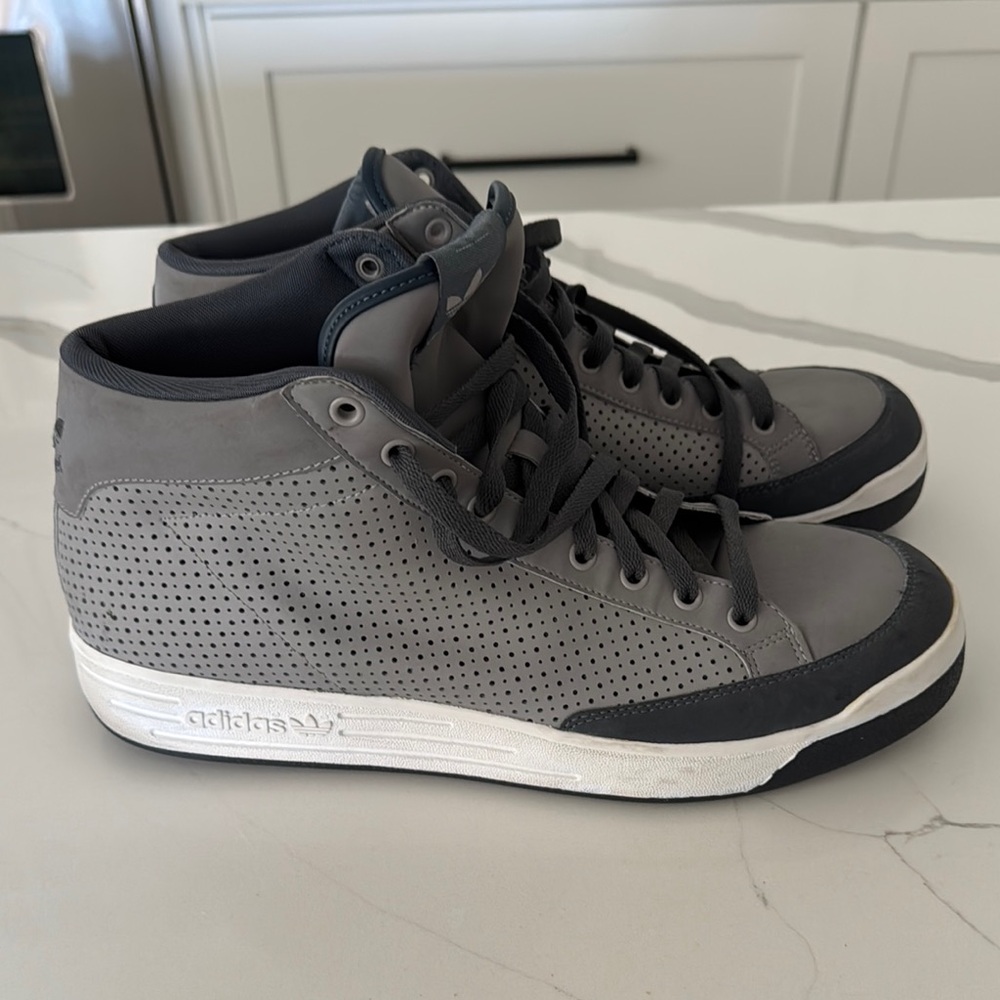 Adidas Rod Laver Grey and White High-Top Sneakers 13